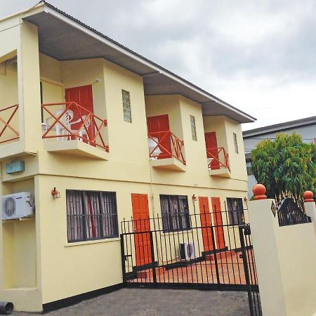 Sundeck Suites Boissiere Village ภายนอก รูปภาพ